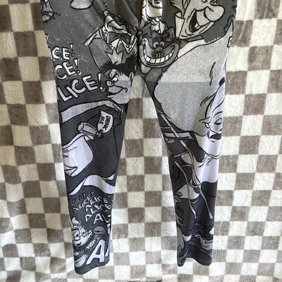 Disney Alice in Wonderland XL/EXTRA LARGE Atheltic Leggings Women’s - Picture 5 of 7